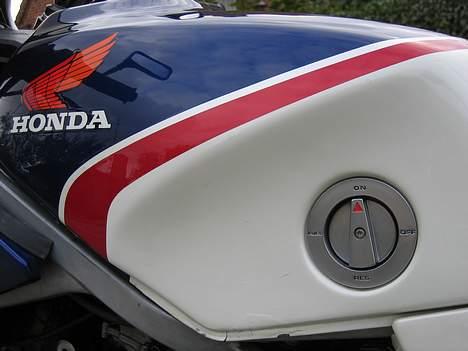 Honda VF 750 F - Interceptor billede 8