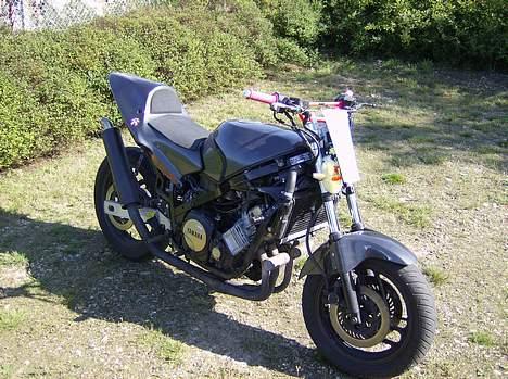 Yamaha FZ 750 billede 15