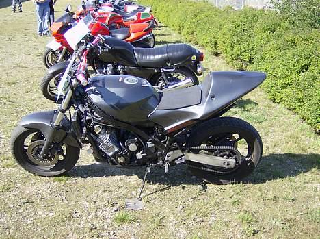 Yamaha FZ 750 billede 16