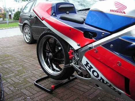 Honda VFR 750 R billede 3