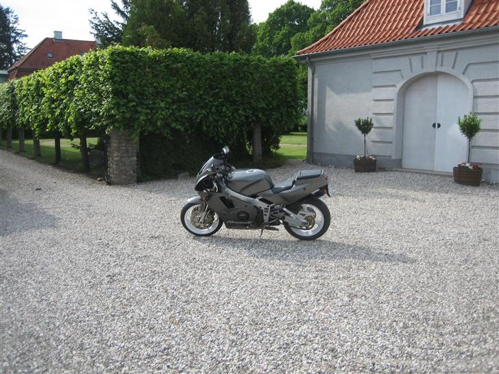 Kawasaki ZXR 400 H billede 2