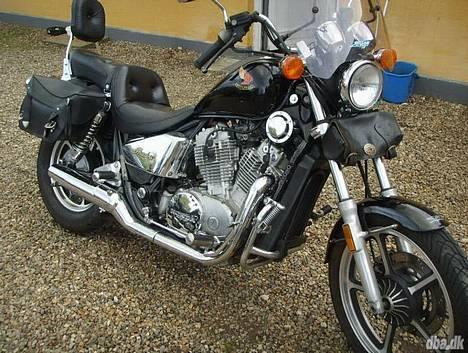Honda VT 700c Shadow - billede før ekstra udstyret blev fjernet (den skal jo være klar til told syn) billede 9