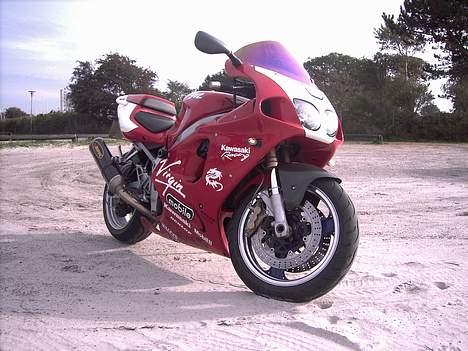 Kawasaki ZX-7R billede 4