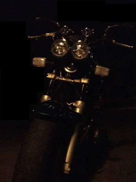 Suzuki GSF 600 N Bandit (solgt) - De dobbelte forlygter gør den lidt mere fræk at se på, synes jeg... billede 9