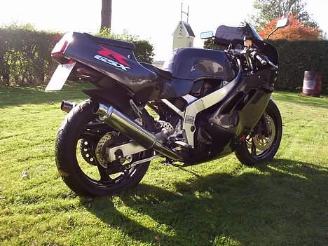 Suzuki GSX-R 400 R (Solgt) billede 3