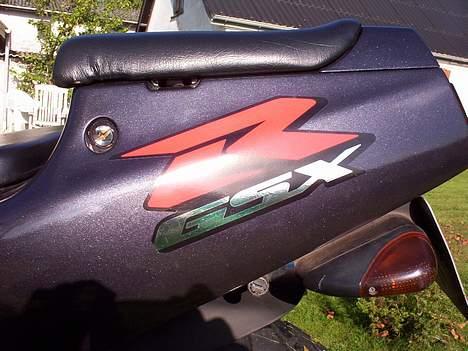 Suzuki GSX-R 400 R (Solgt) billede 8