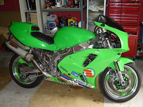 Kawasaki ZXR 750/900 M (RR) - With the SEBIMOTO bodywork when I first brought the bike home from Tyskland.  Note the ugly can! billede 2