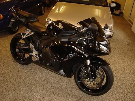 Honda CBR1000RR *SOLGT* - MRA kåbeglas i sort monteret!! Darkrider!! ;o) billede 16