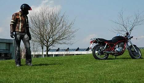 Yamaha SRX600 billede 3