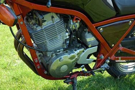 Yamaha SRX600 billede 9