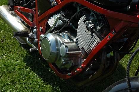 Yamaha SRX600 billede 10