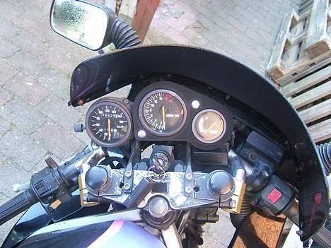 Suzuki Gsx 400 x Tilsalg billede 3
