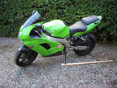 Kawasaki ZX9R billede 2