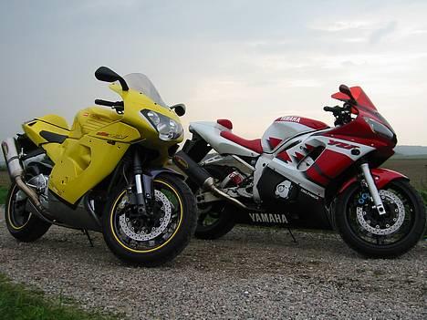 Aprilia RSV 1000R Factory - Kæresten´s R6 og min gamle Mille side om side. billede 4