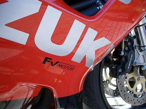 Suzuki GSX-R 750 K1 "solgt" - Justeret ved FV motor. Se test bænk kurverner. billede 7