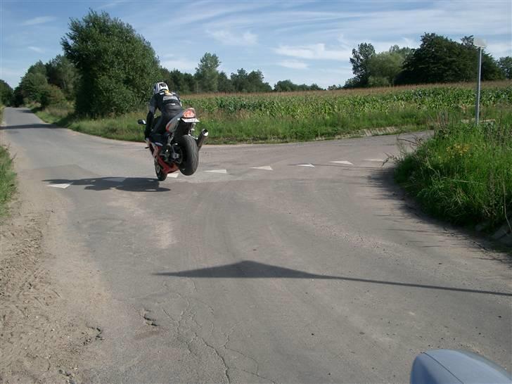 Suzuki GSX-R 750 K1 "solgt" - og hold ... ! billede 10