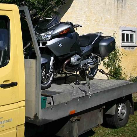 BMW R1200RT - ... og afsted på værksted, for at få skiftet defekt omdrejningsvagt! billede 9