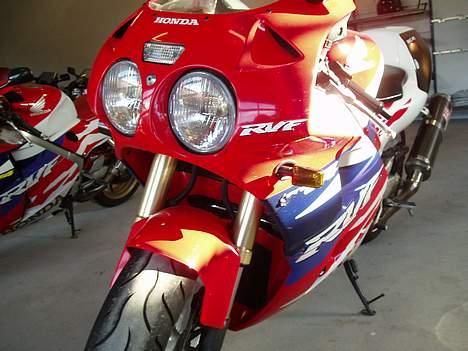 Honda RVF 750 R billede 8