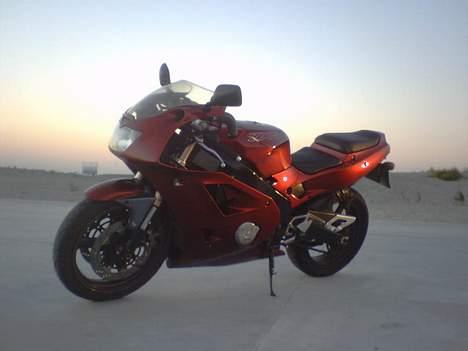 Kawasaki ZXR 400 *SOLGT* billede 4