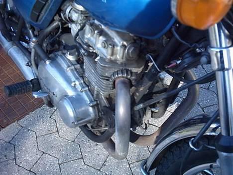 Kawasaki Z400 D4/B1 billede 3