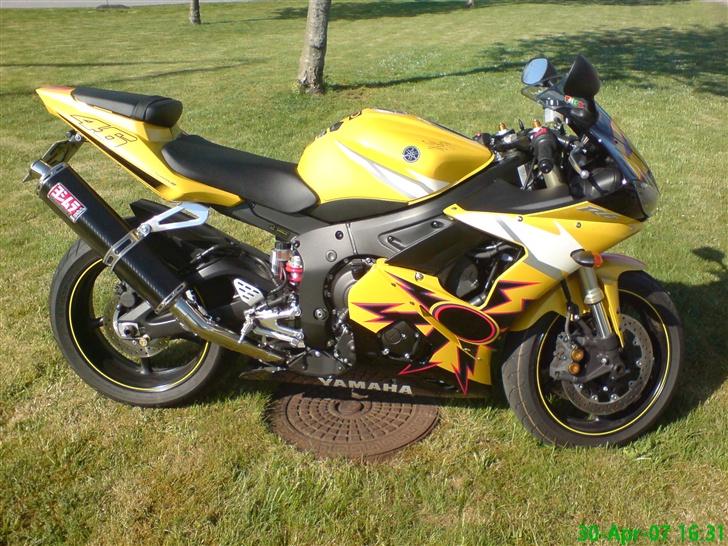 Yamaha R6 46 Rossi #STJÅLET# - Nu også med oplagt Yoshimura udstødning..... billede 1