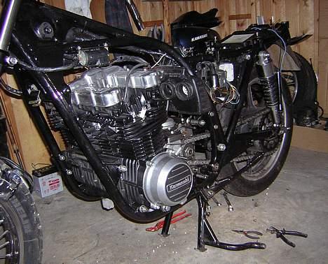 Kawasaki Z 650 B-2 - Motorskift vinter2005/06 billede 6