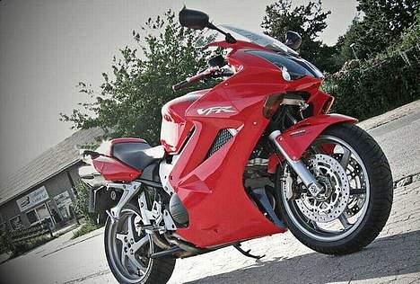 Honda VFR 800 a SOLGT 2007 billede 3