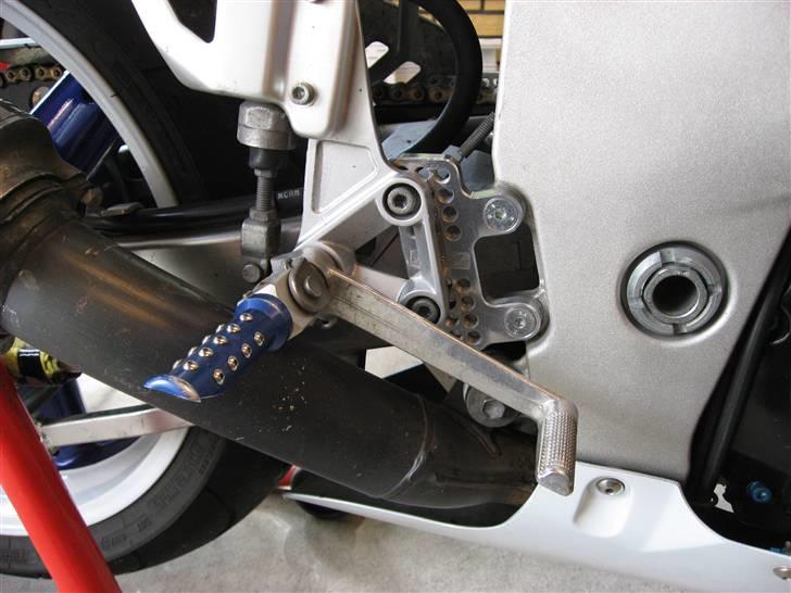 Suzuki gsxr 600 SOLGT - lucas tilbageflytter, for bedre kørestilling! billede 3