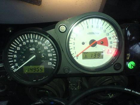 Suzuki gsxr 600 SOLGT - Ja den er jo altså ikke 139 grader celsius! ;oD billede 5
