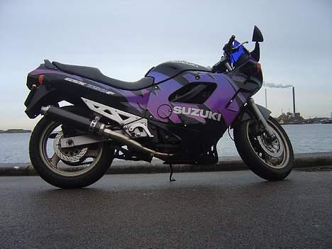 Suzuki GSX750F (SOLGT) - Nu med Laser potte, nye fodhvilere, kåbeglas og kædeskærm :-) juhu.. billede 11