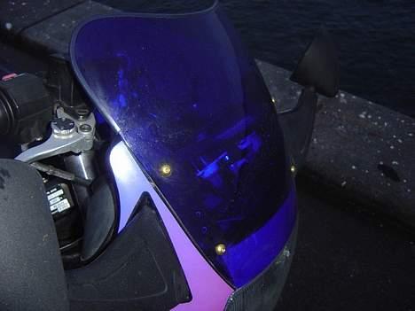 Suzuki GSX750F (SOLGT) - kåbeglas og guld bolte fra Sbfiberdesign... billede 14