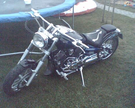 Yamaha Dragstar 1100 - Det er nu en Lækker Maskine billede 5