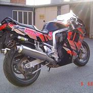 Suzuki GSX 1100 R