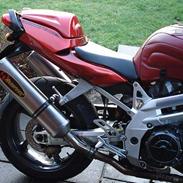 Aprilia SL1000 Falco