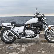 Honda super magna