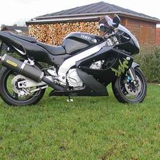 Yamaha yzf 1000 r thunderace