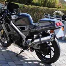 Honda VFR400R - NC30