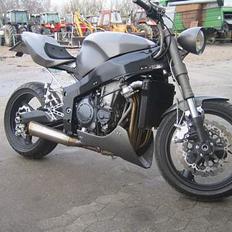 Kawasaki zxr streetfighter (SOLGT)