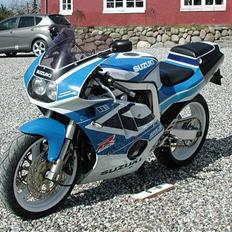 Suzuki GSX-R 400 (solgt)