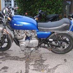 Suzuki GS 750