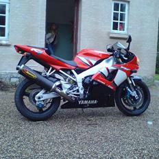 Yamaha R1