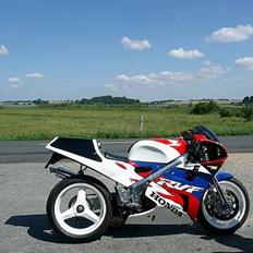 Honda Rc30