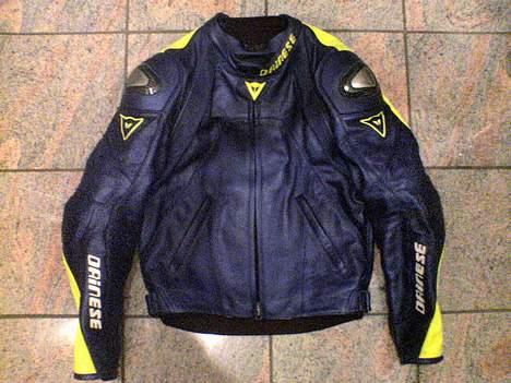 Yamaha R6 46 Rossi #STJÅLET# -  Og selvfølgelig også en Rossi jakke. ..... billede 5