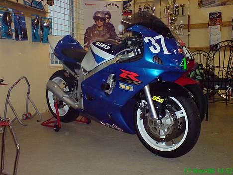 Suzuki gsx 600 r billede 2