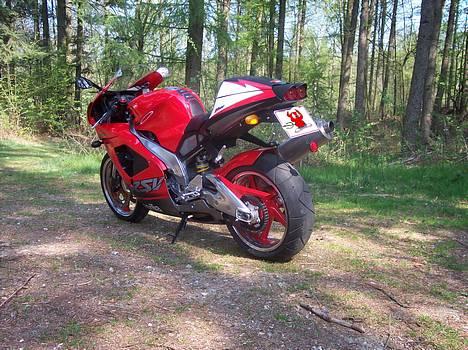 Aprilia RSV Mille - >8) billede 3