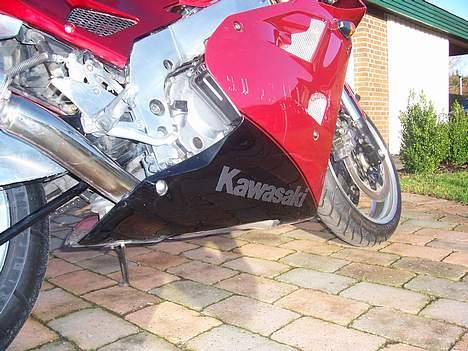 Kawasaki Zxr 400 ninja  - ja desværre lidt ridser  billede 7