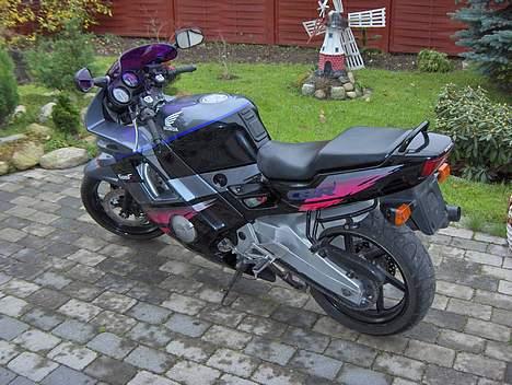Honda CBR 600 F (**solgt**) billede 4