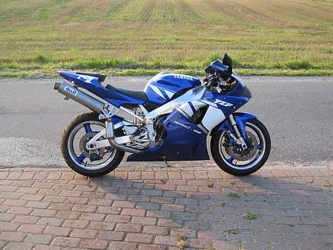 Yamaha YZF R1 billede 1