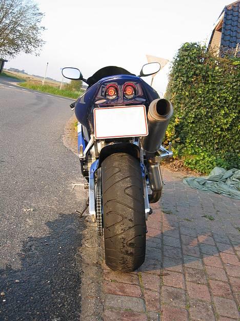 Yamaha YZF R1 billede 2