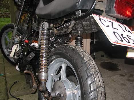 MZ etz 251 ST (under ombyg.) - Under ombygning. Ny bagskærm i alu-dørkplade billede 4